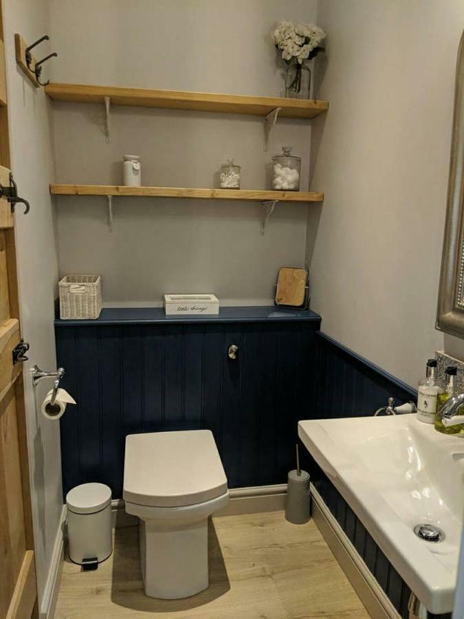 Skittles - Charming One Bedroom Apartment - Parking - Easy Access To Bath Box  Exterior photo